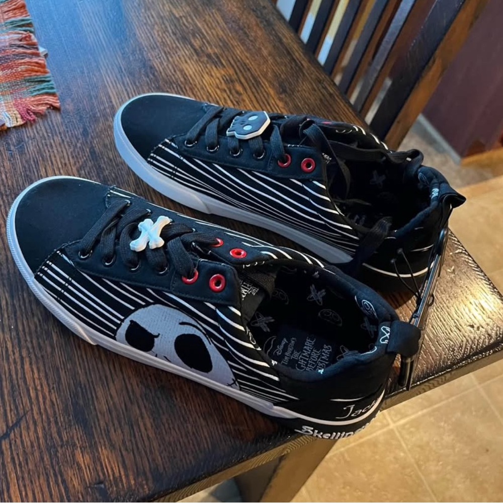 Skull Design Black and White Sneakers